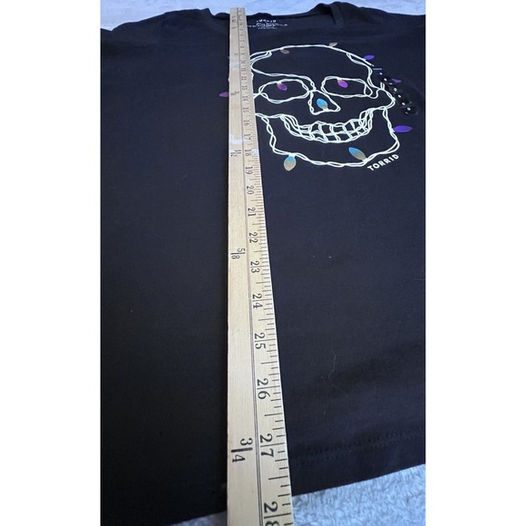 Torrid 0 Skull Christmas Lights Graphic T-Shirt Women's Size 12 Black NWT - Picture 8 of 11